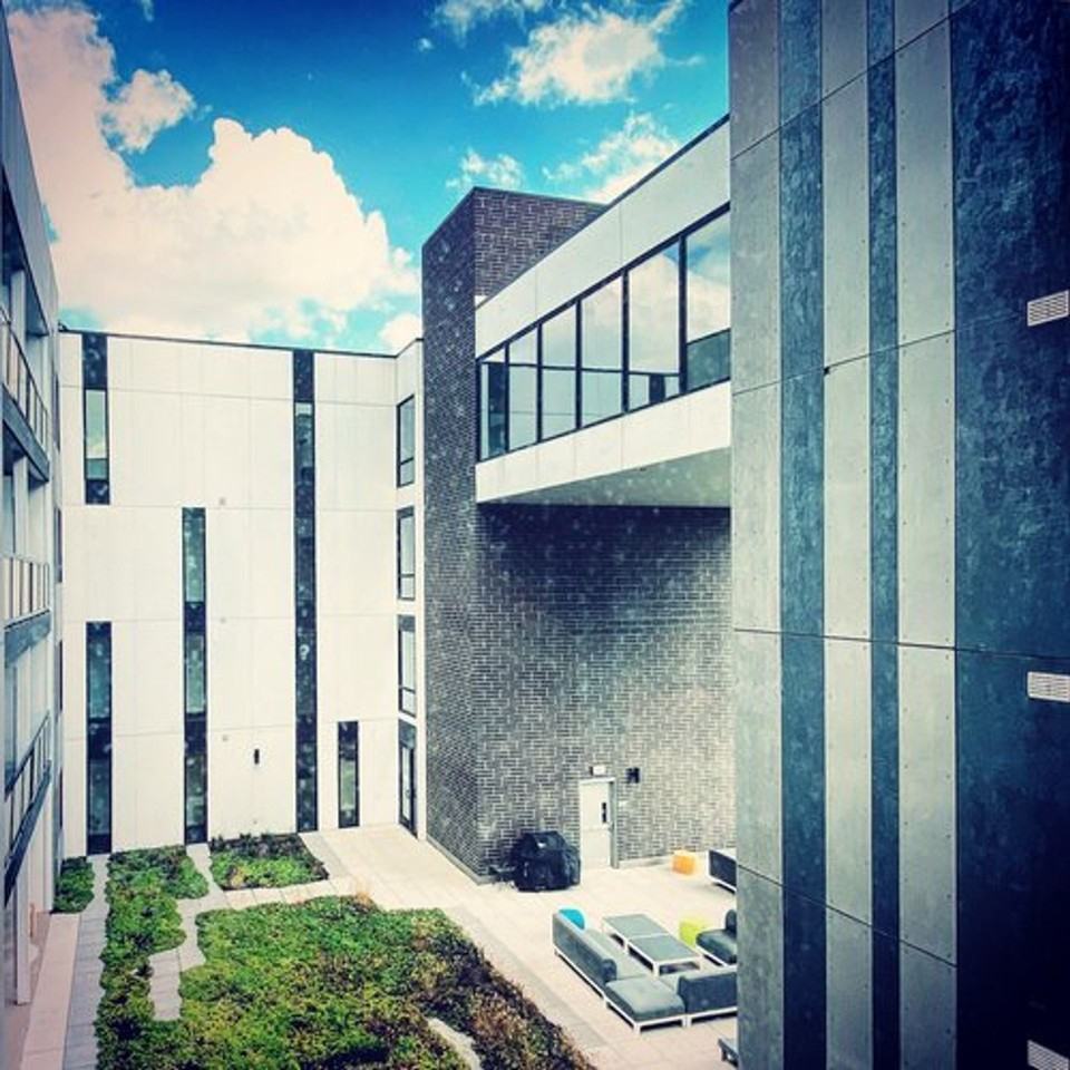 Slate Apartments - Photo 3 of 34