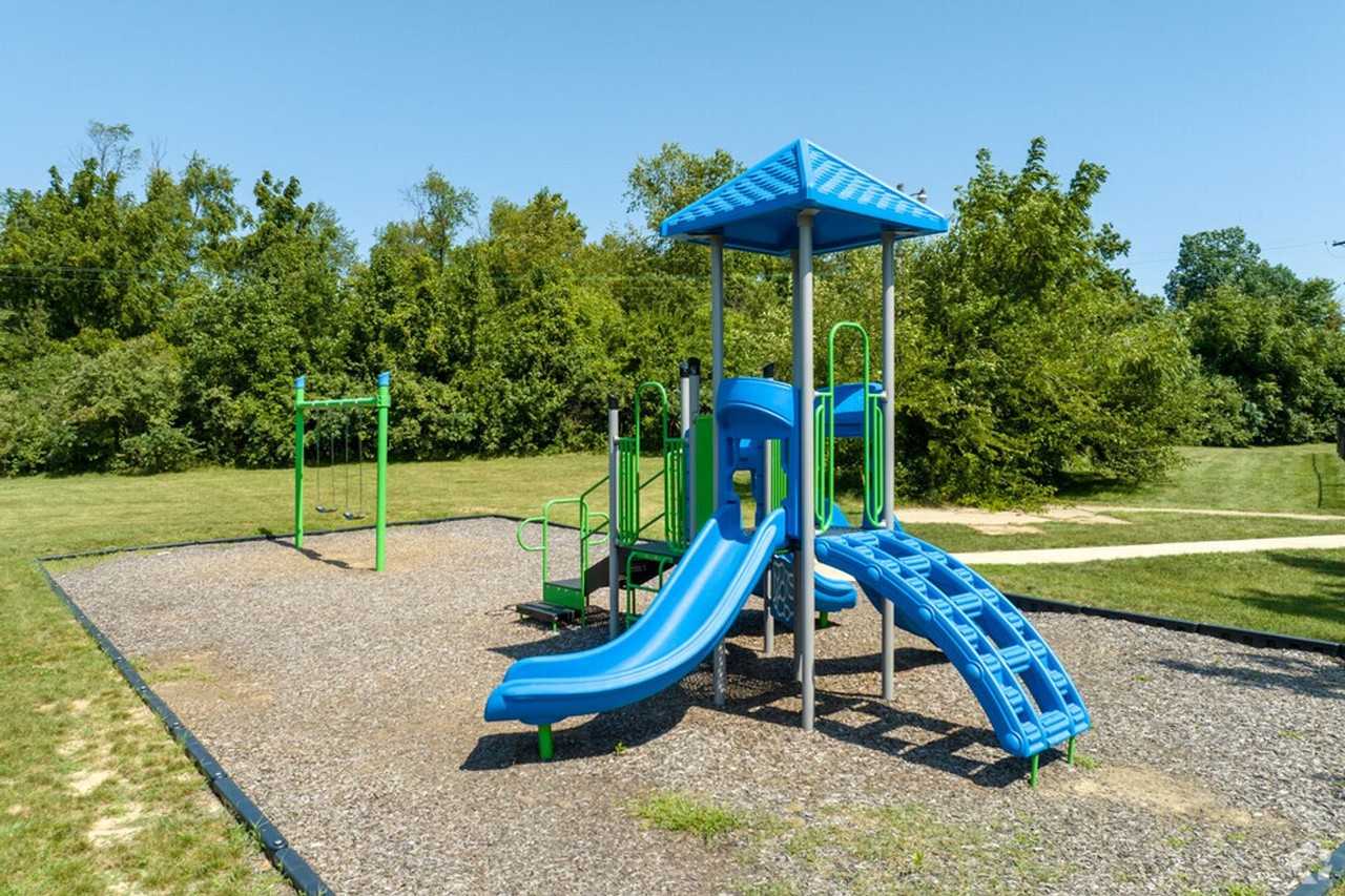 The Village on University - Photo 5 of 50