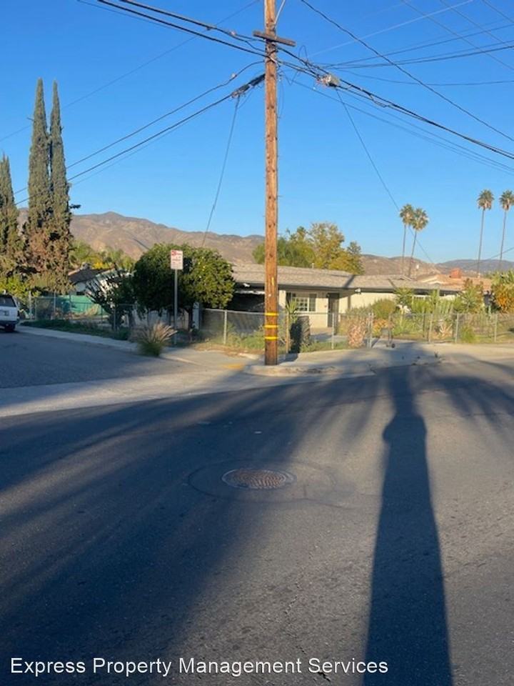 511 E 7th St - Photo 2 of 27