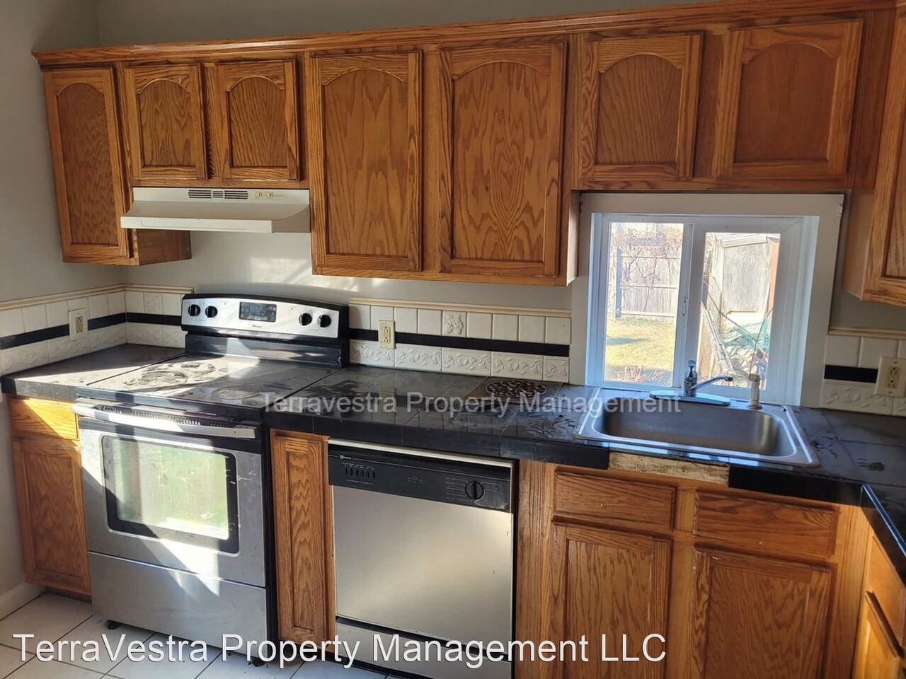 98 Penn St - Photo 2 of 36