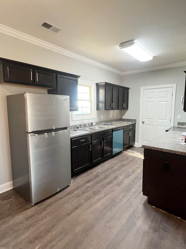 Stillwater Place Apartments - Photo 5 of 31