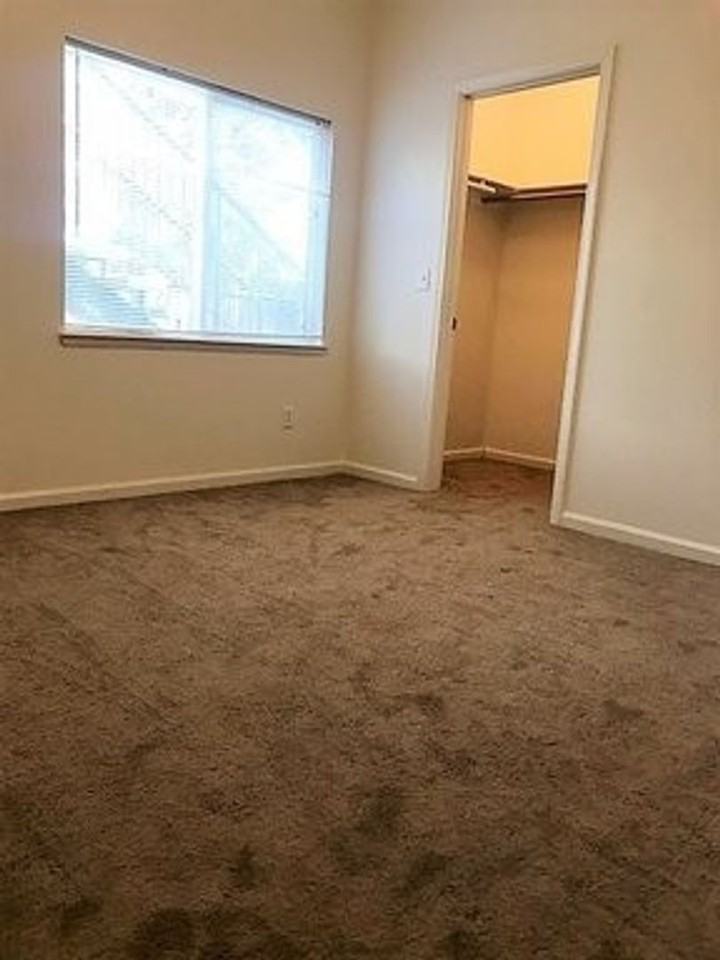 Fernley Silverlace Apartments - Photo 4 of 9