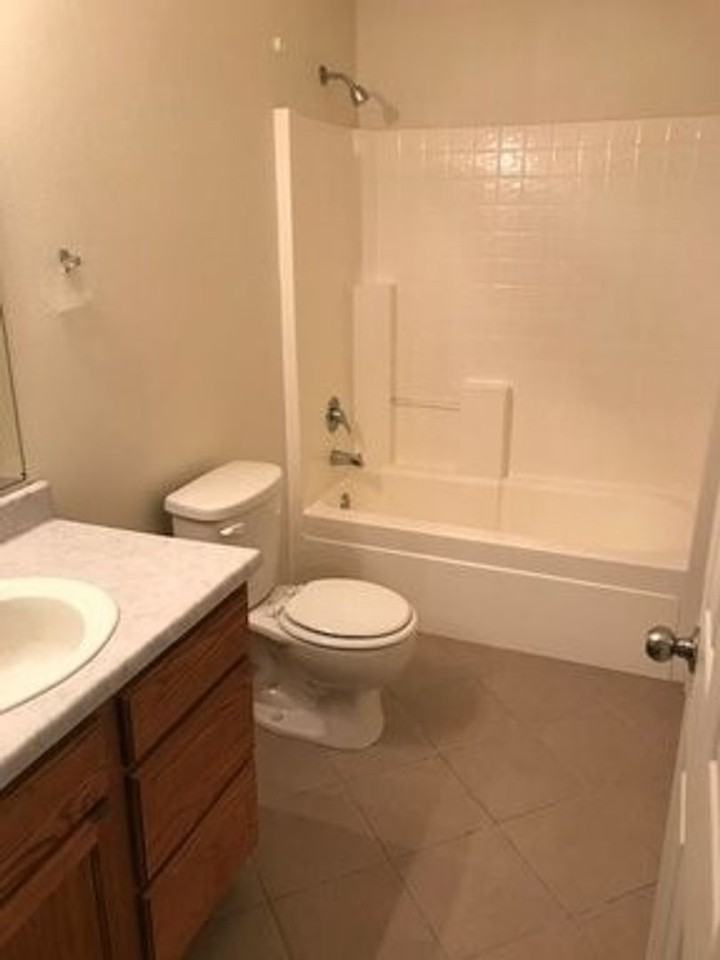 Fernley Silverlace Apartments - Photo 6 of 9