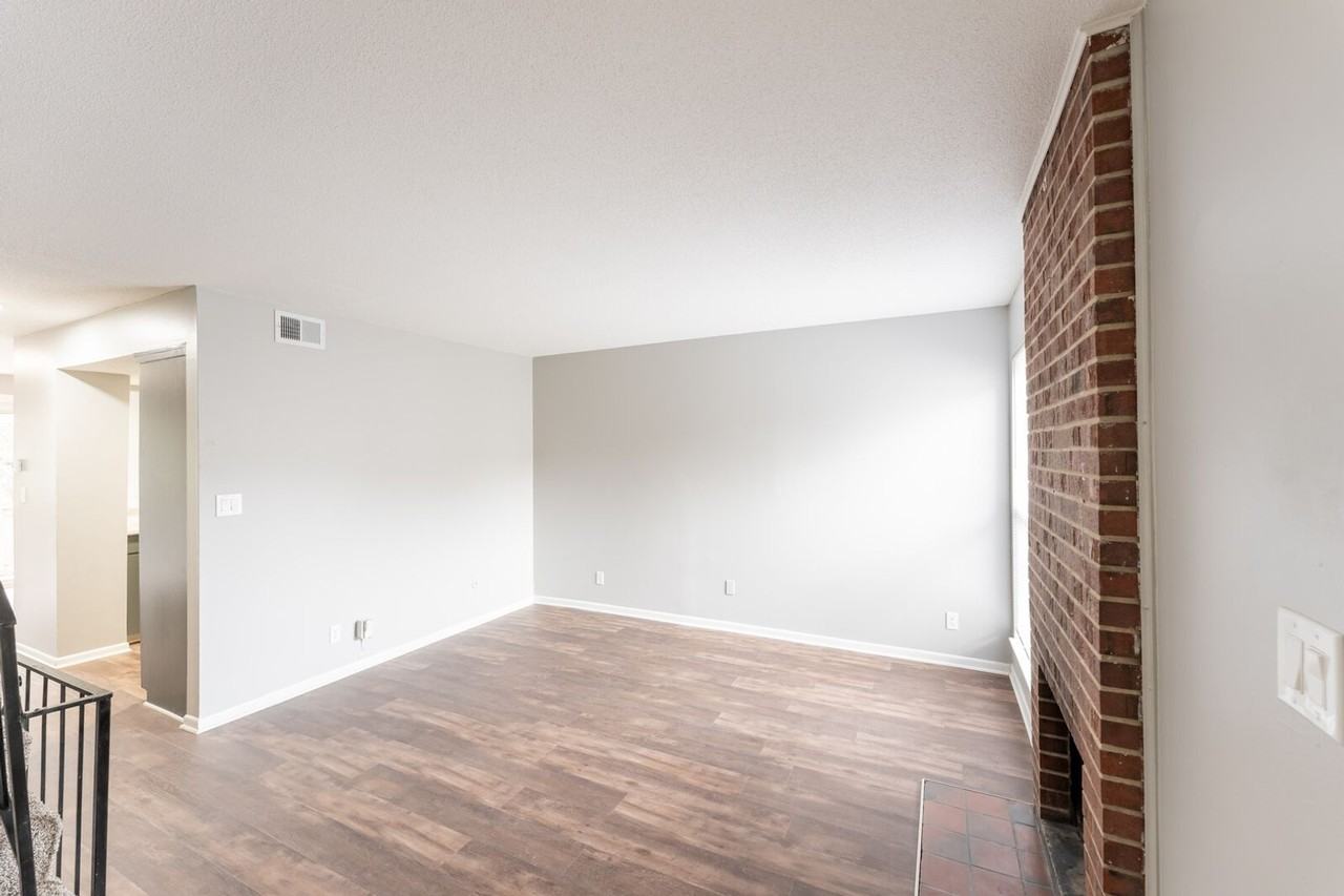 Wornall Place Apartments & Townhomes - Photo 7 of 22