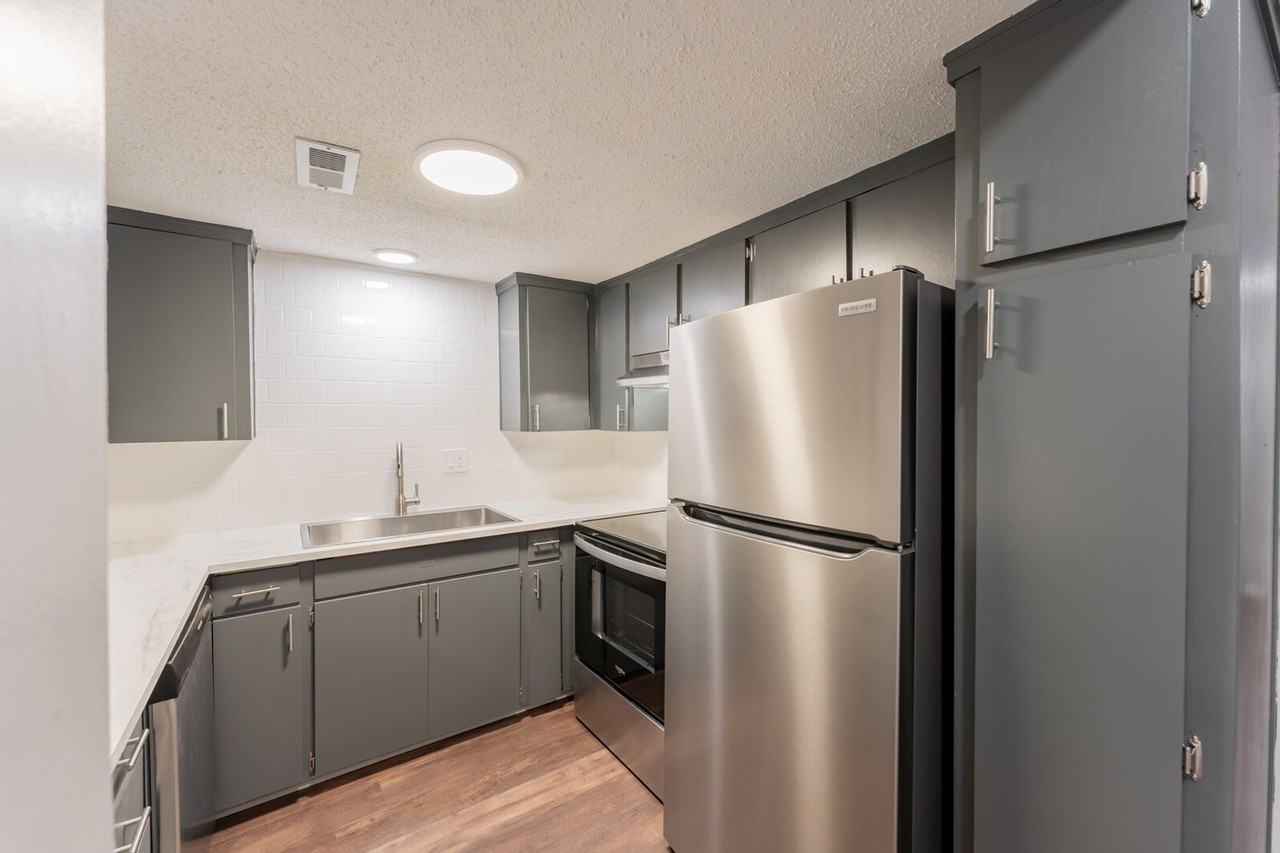 Wornall Place Apartments & Townhomes - Photo 2 of 22