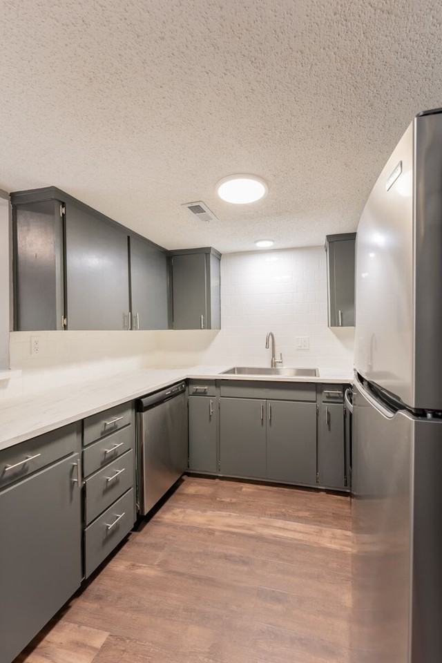 Wornall Place Apartments & Townhomes - Photo 4 of 22