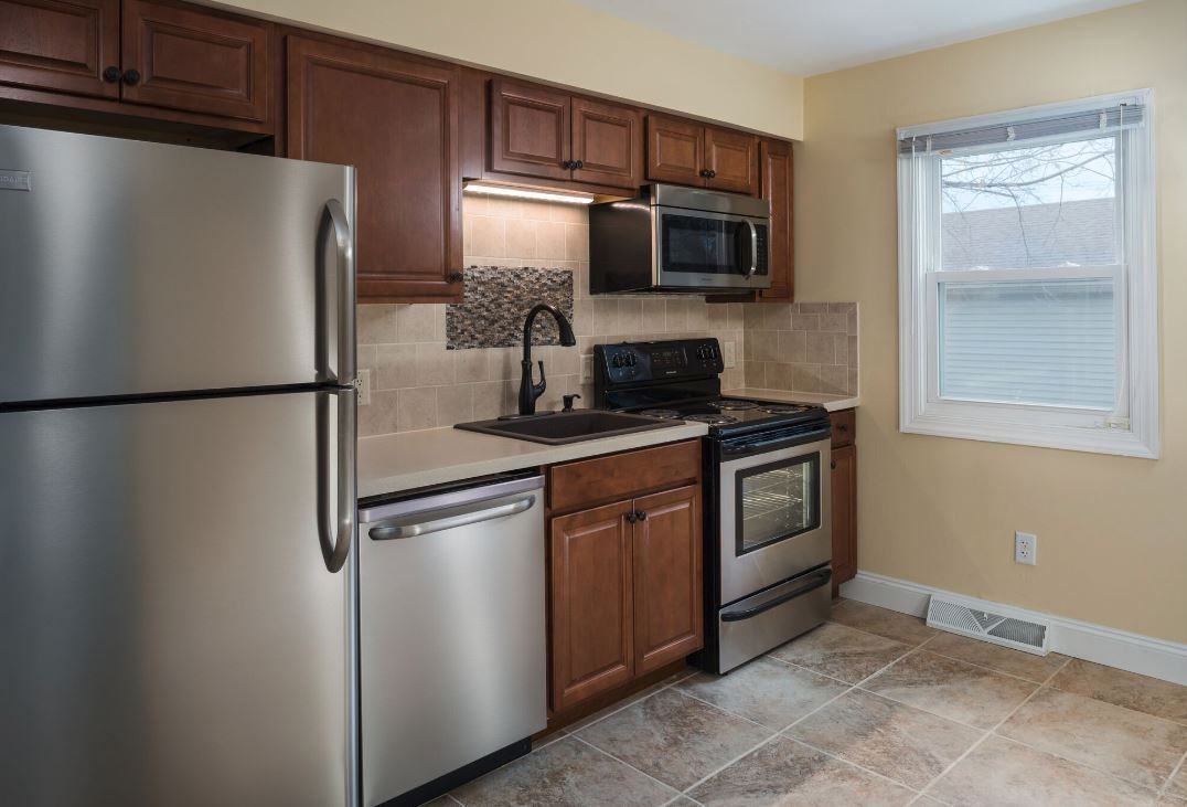 Luxury lakeside living in Hamburg - Photo 2 of 29