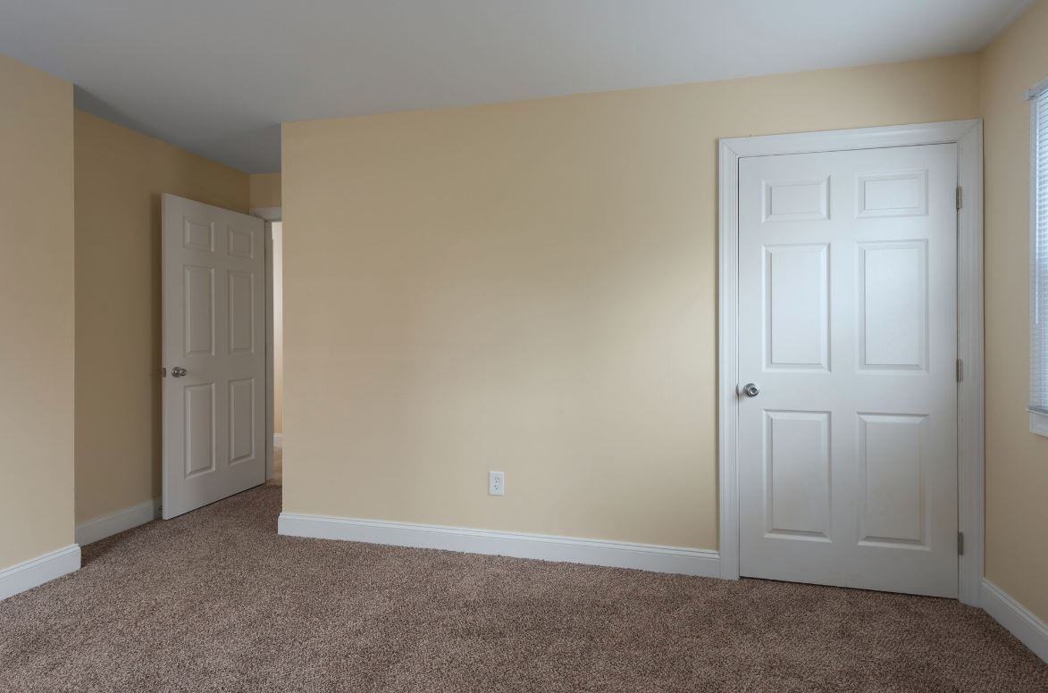 Luxury lakeside living in Hamburg - Photo 7 of 29