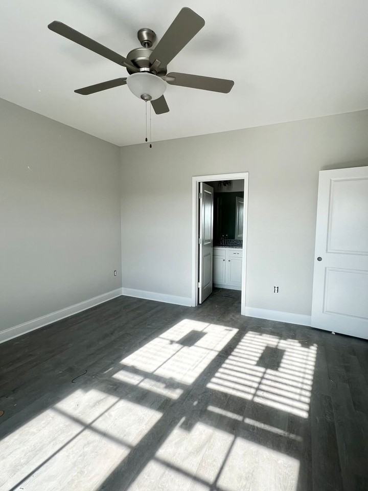 Hillview Flats - Photo 6 of 9