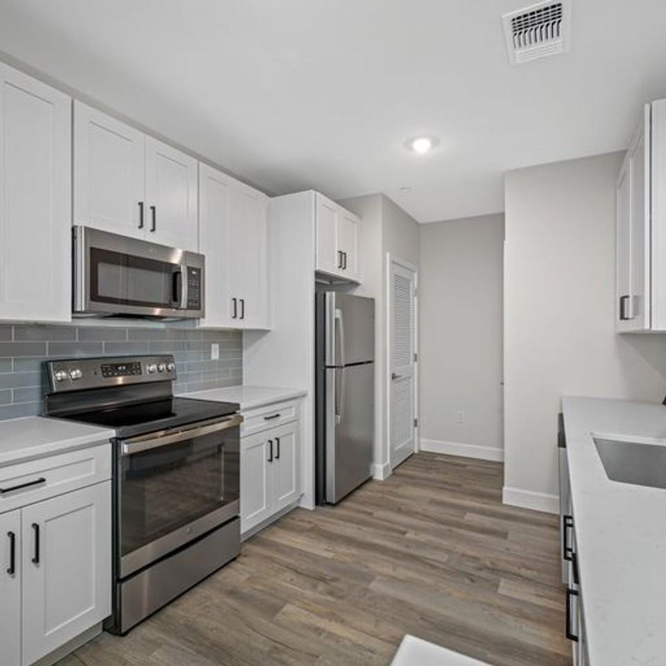 357 South - Photo 4 of 14