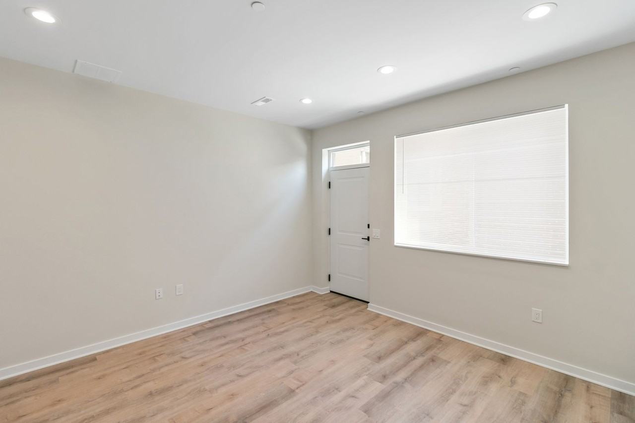 Avenue Eleven Apartments - Photo 4 of 50