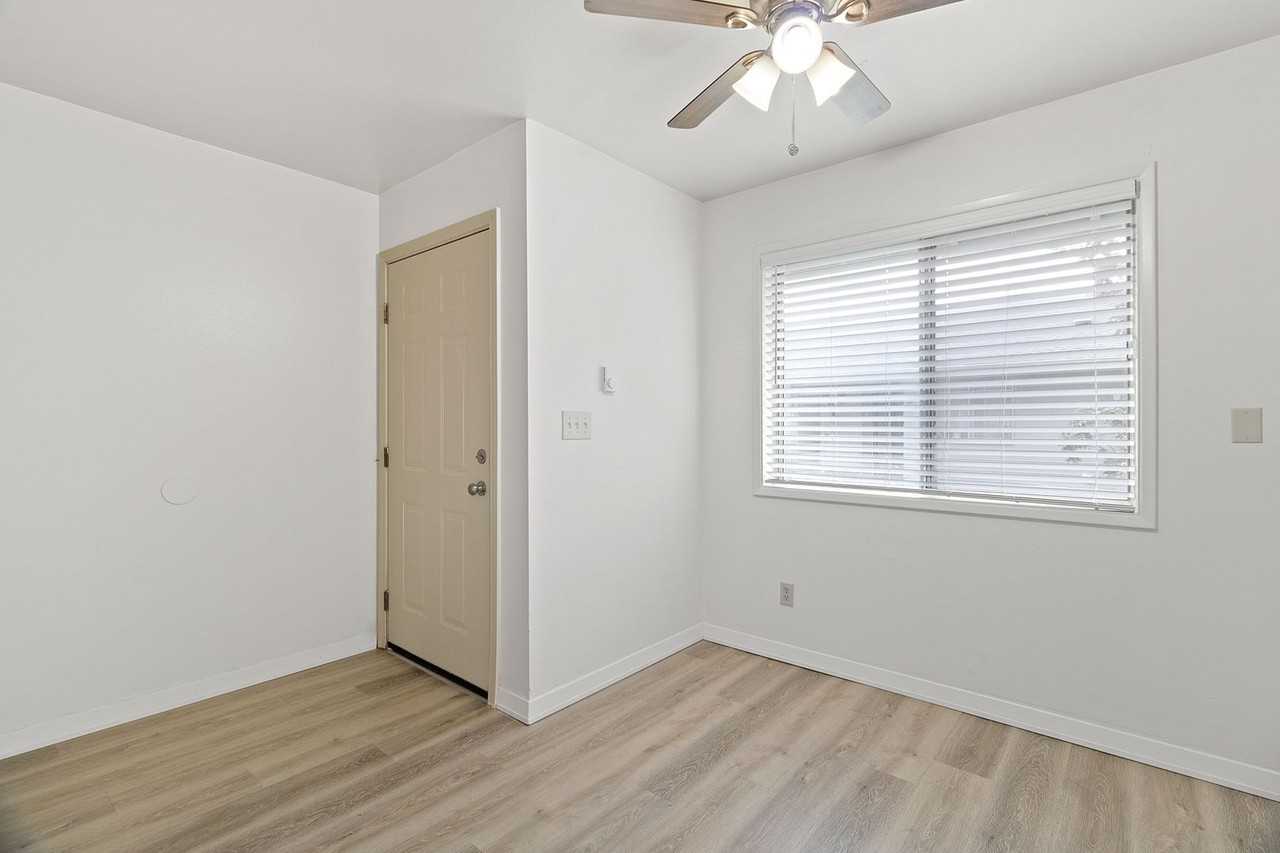 Hill Villa Apartments - Photo 2 of 8