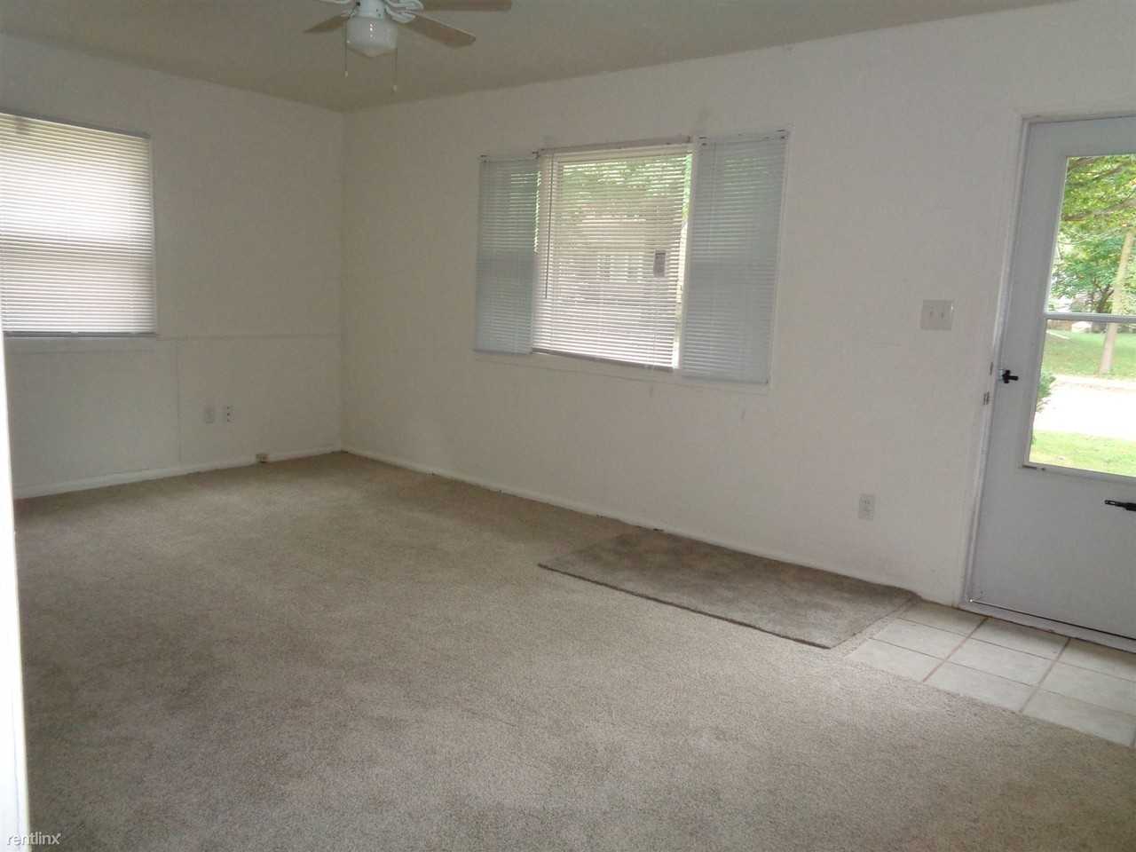 1509 E Alcott St - Photo 3 of 10