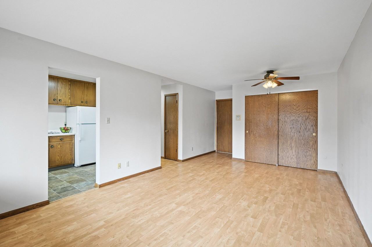 Imperial Heights Apartments - Photo 5 of 36