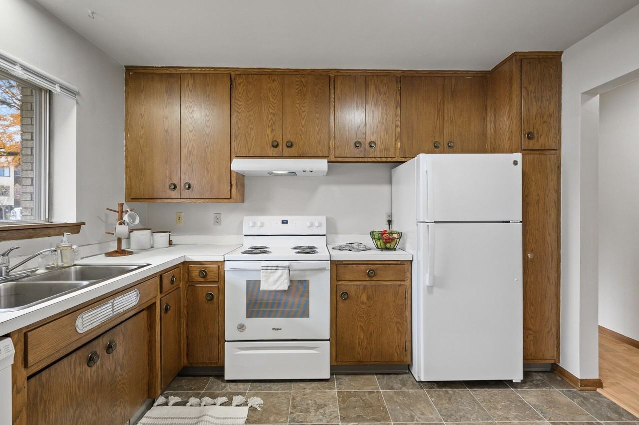 Imperial Heights Apartments - Photo 3 of 36