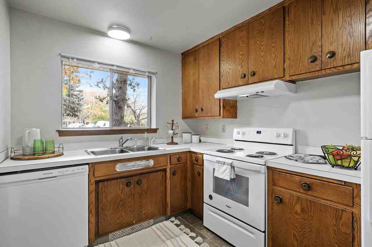 Imperial Heights Apartments - Photo 6 of 36