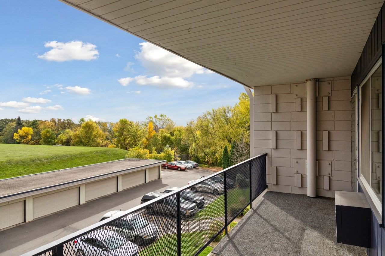 Imperial Heights Apartments - Photo 4 of 50