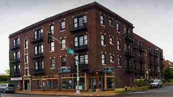 featured image of 3954 South Grand Boulevard