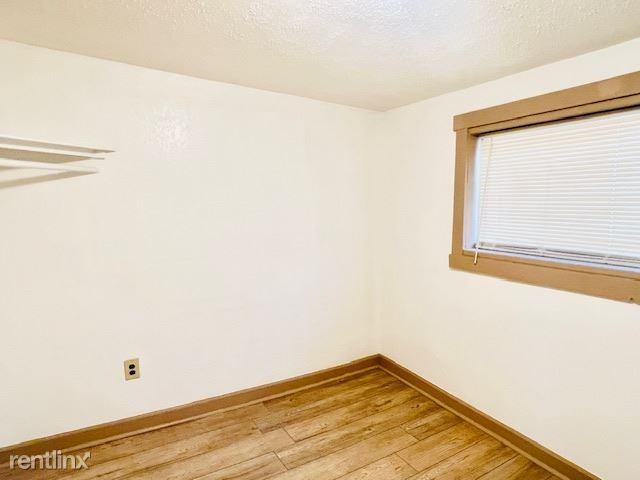 3725 Mersington Ave - Photo 2 of 6