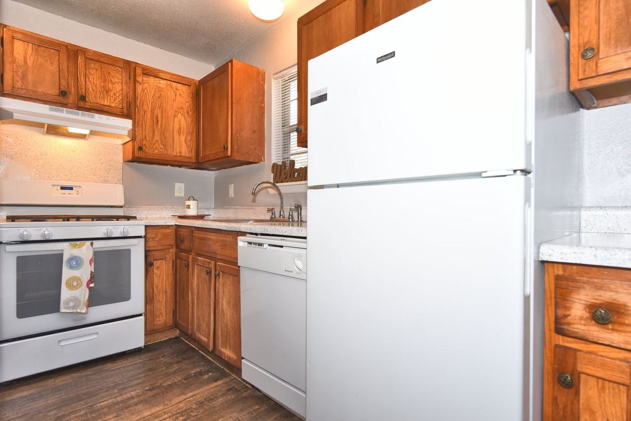 Summerstone Duplexes - Photo 4 of 17