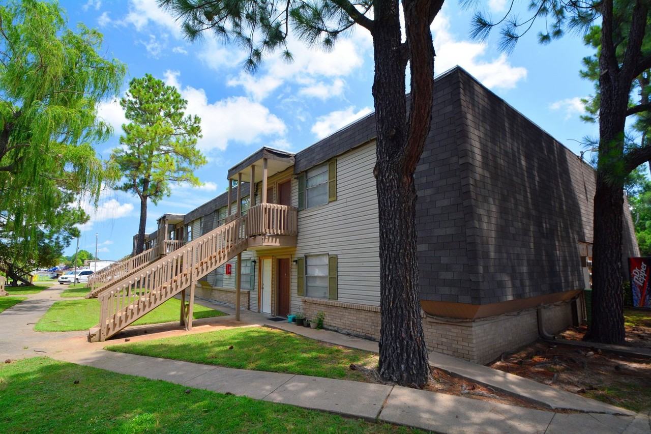 South Point Apartments - Photo 7 of 13