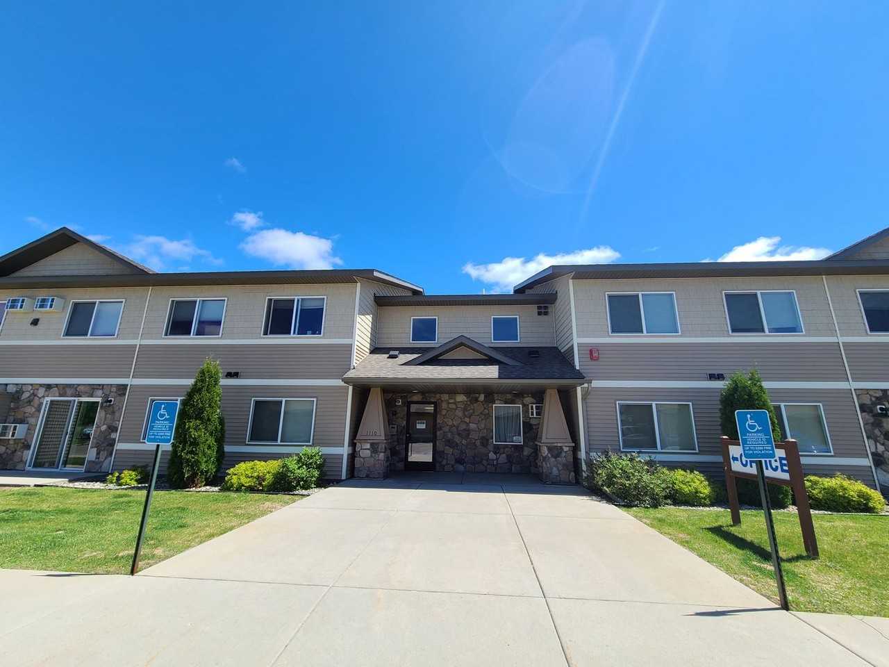 Pleasant Court Apts 2 - Photo 2 of 6