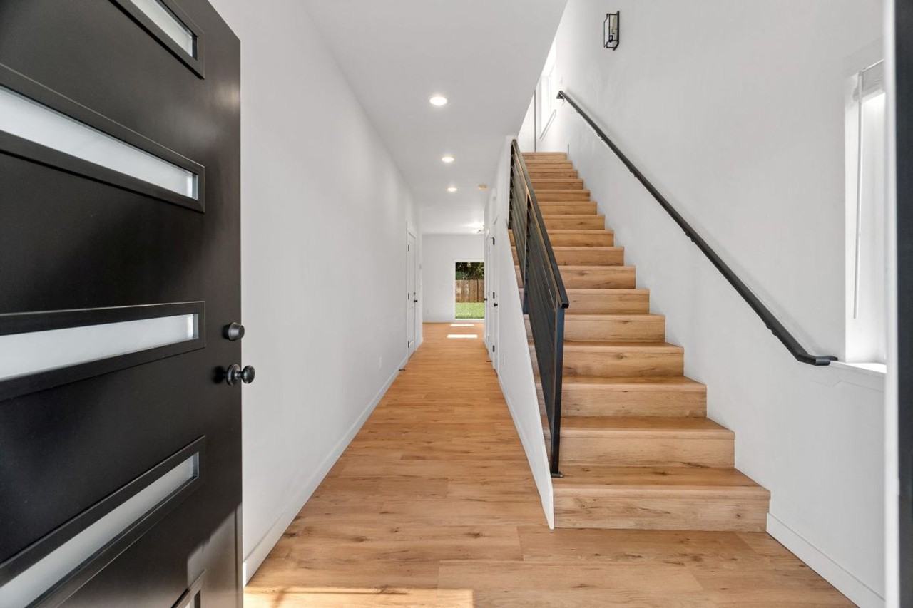826B Dennis St Sw - Photo 2 of 50