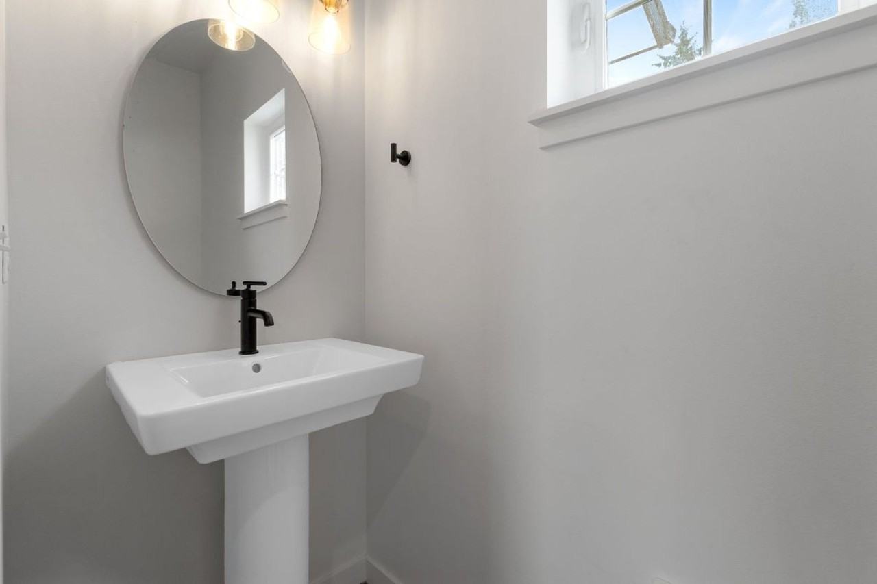 826B Dennis St Sw - Photo 3 of 50