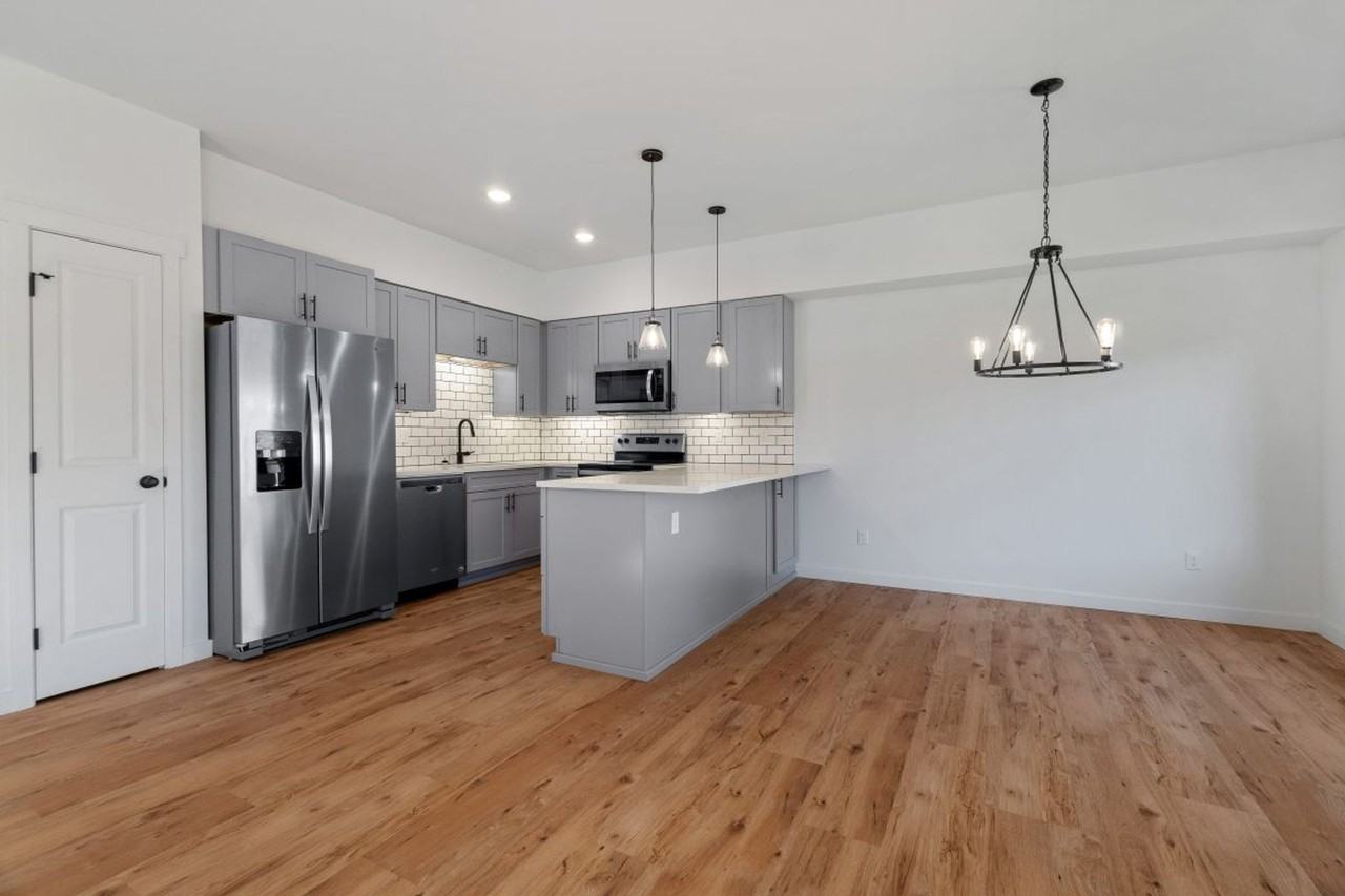 826B Dennis St Sw - Photo 6 of 50