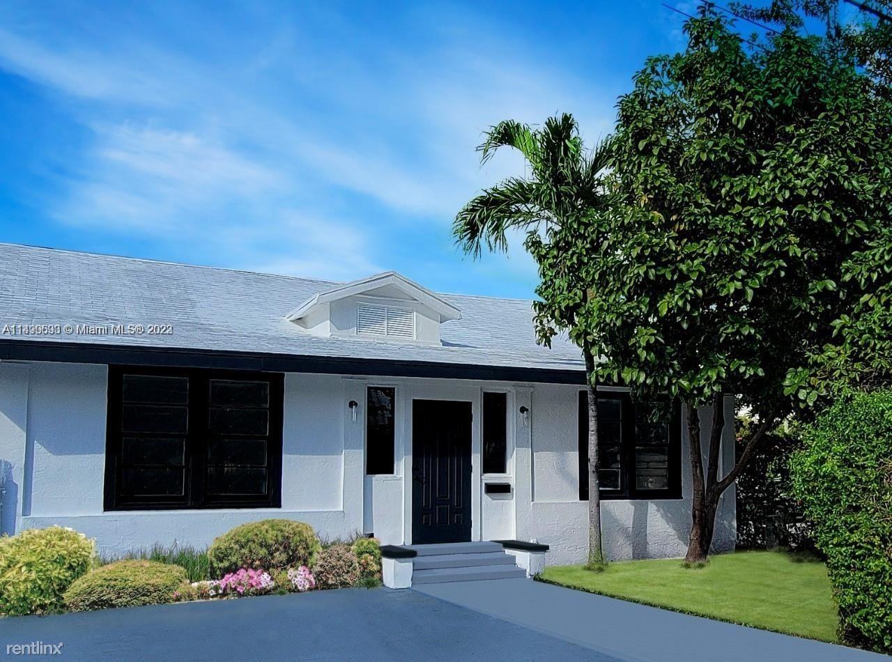 900 Sw 8th Ct Frnt - Photo 3 of 5