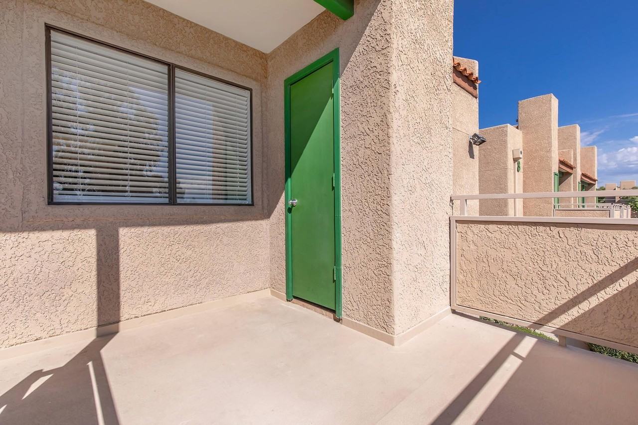 725 S. Tucson Blvd - Photo 2 of 50