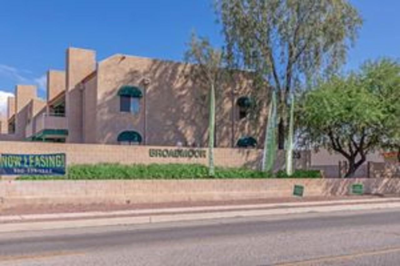 725 S. Tucson Blvd - Photo 3 of 50