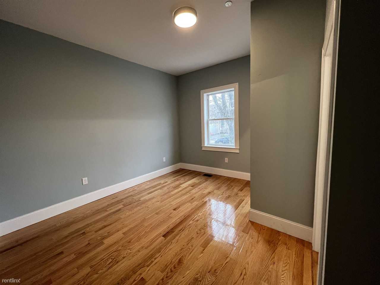 79 Pearl St - Photo 3 of 7