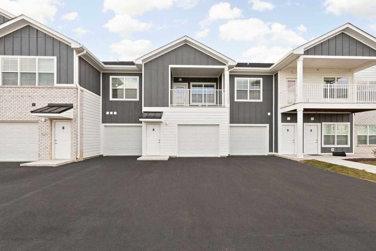 Union Club Apartments - Photo 3 of 50