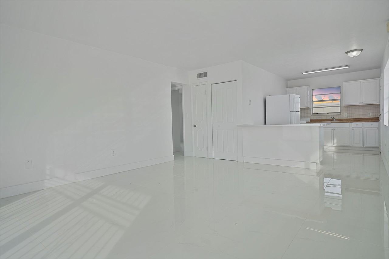3211 W Flagler St - Photo 3 of 18