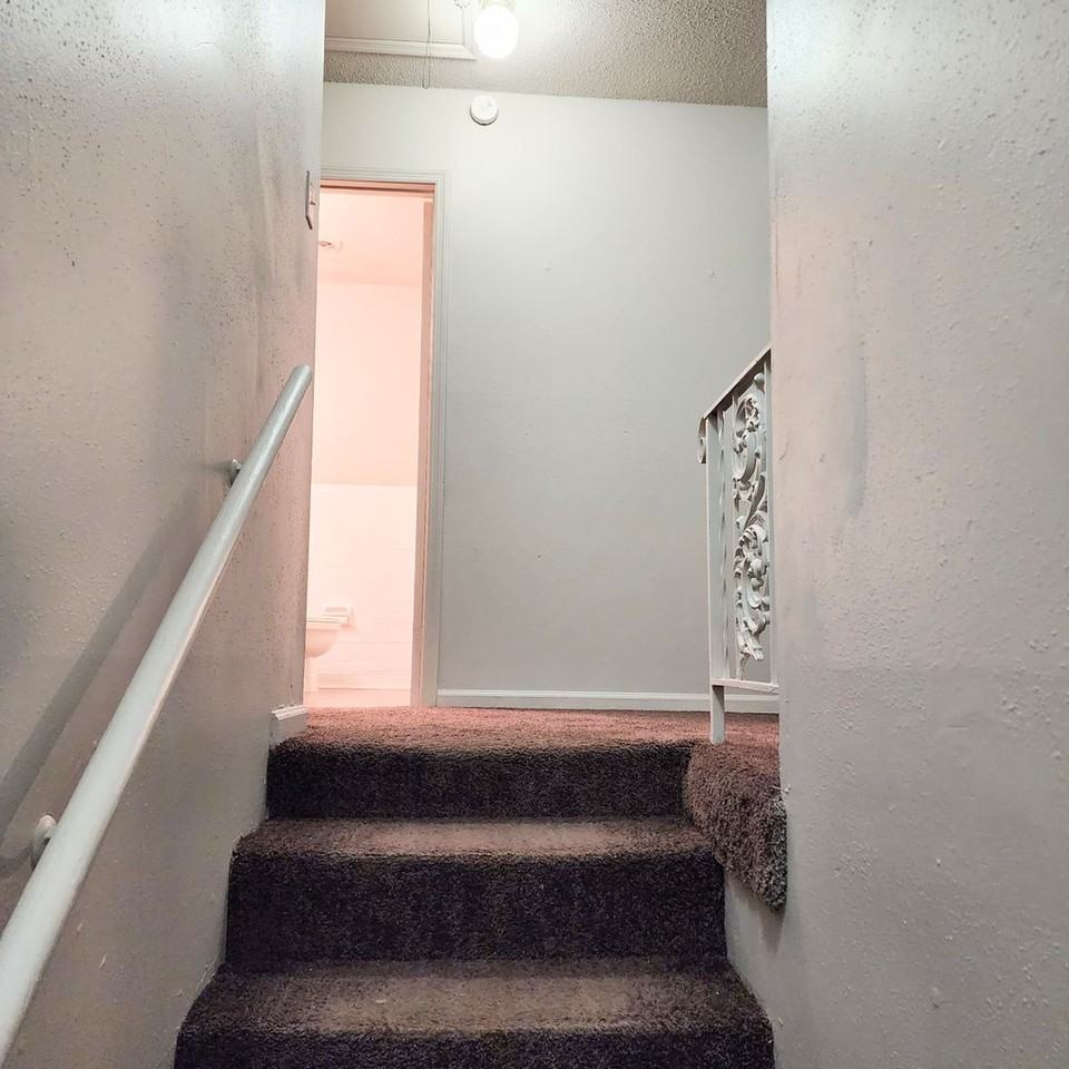 Kings Crossing Townhomes - Photo 5 of 9