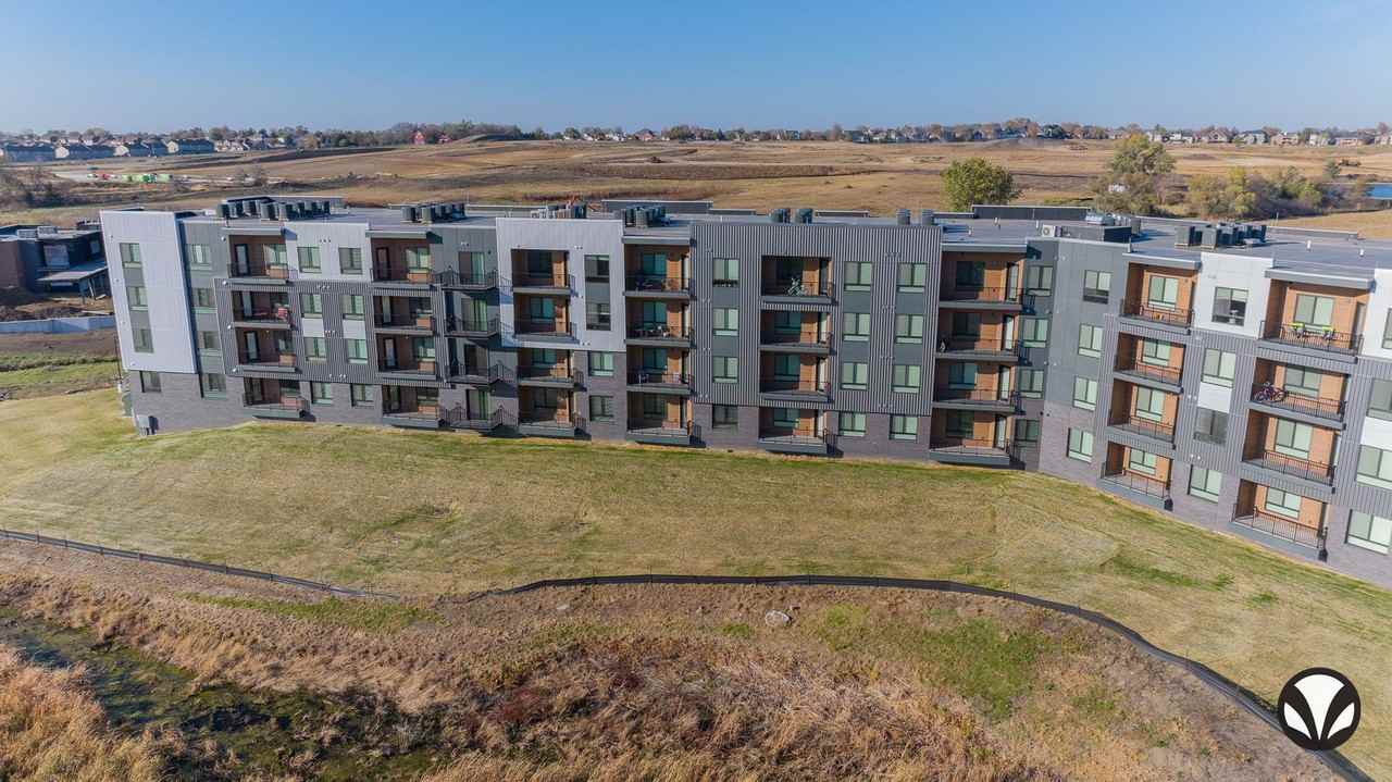 Chateau at Yankee Hill - Photo 5 of 50