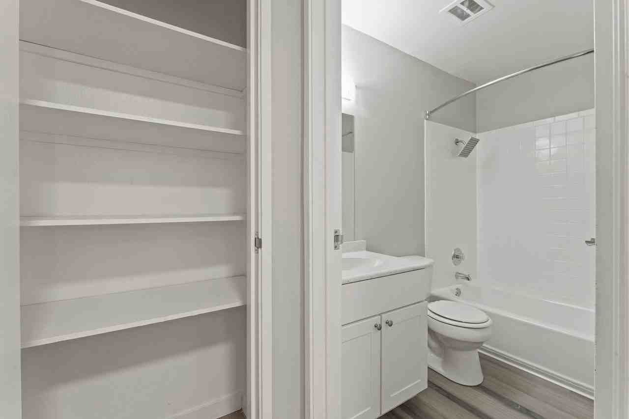 Country Club Villas - Photo 6 of 13