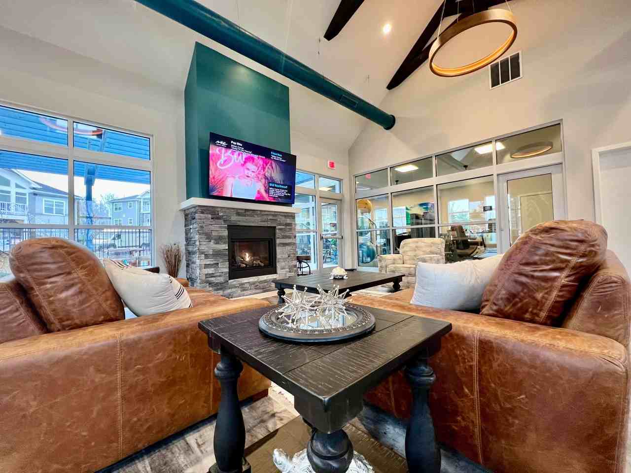 Waters Edge Apartments Bloomington - Photo 5 of 47