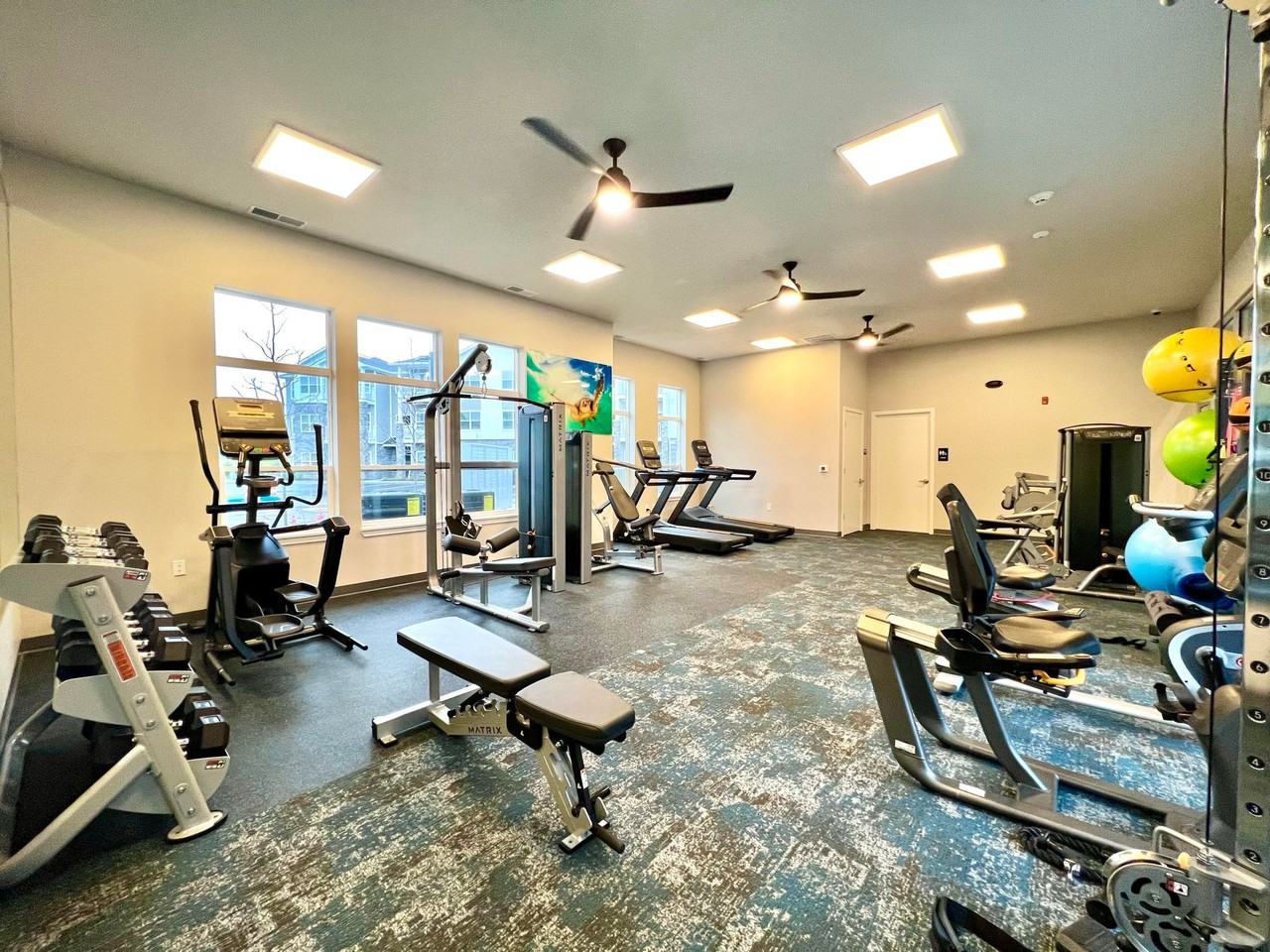 Waters Edge Apartments Bloomington - Photo 7 of 47