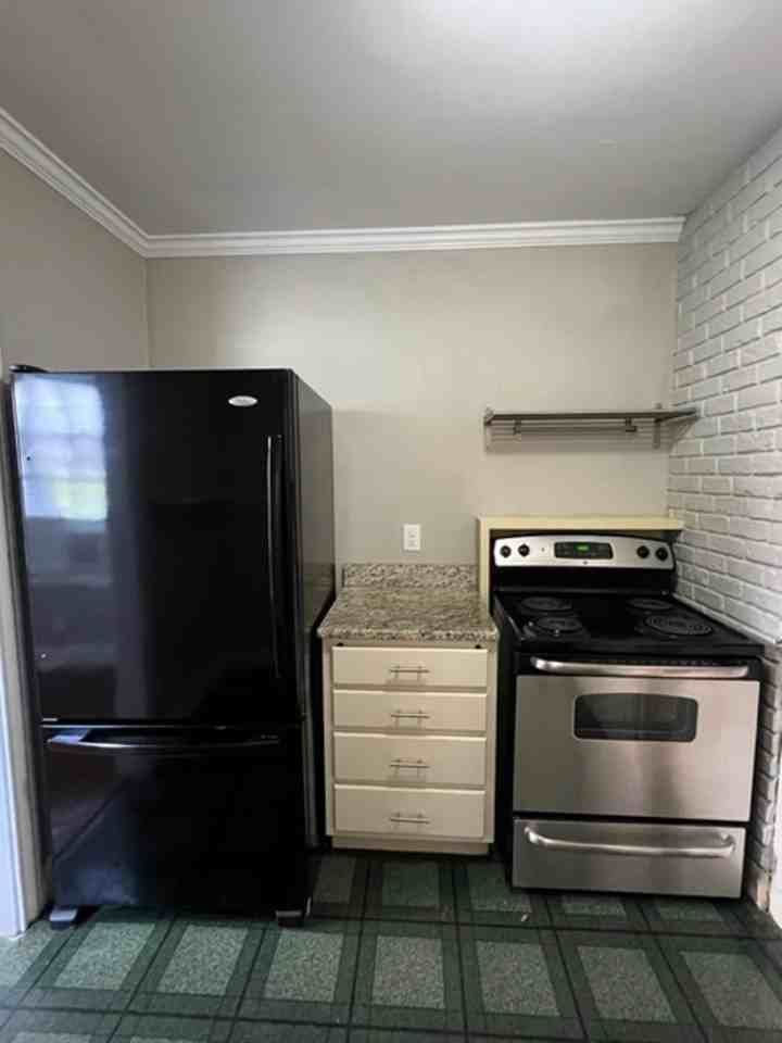 34 Melville Ave #B - Photo 5 of 13