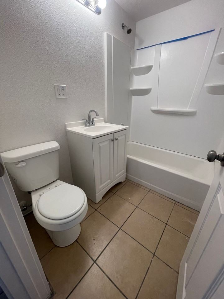 2946 Ogden Ave - Photo 7 of 24