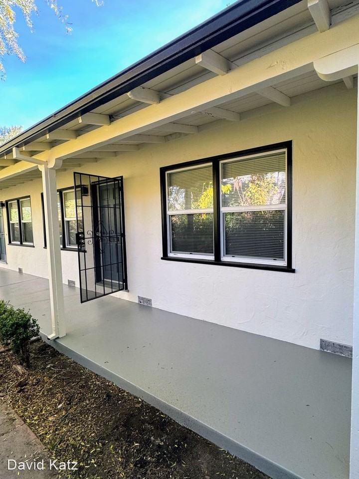 467 S. Buena Vista Avenue - Photo 2 of 12