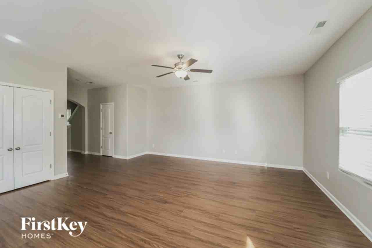 2027 Germany Dr - Photo 3 of 13