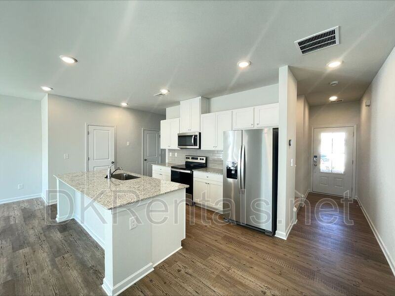 5333 Melbourne Ln - Photo 3 of 18