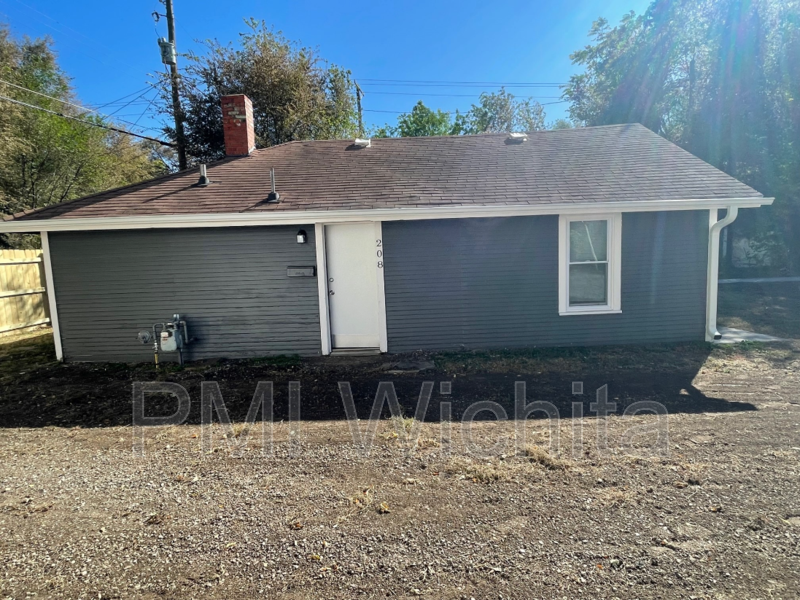 208 N Ash St - Photo 7 of 7