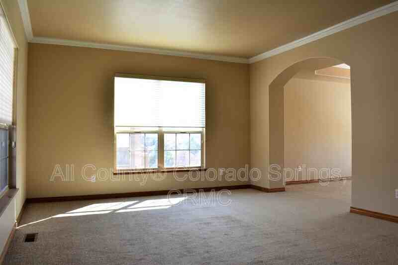 13061 Crane Canyon Loop - Photo 2 of 12
