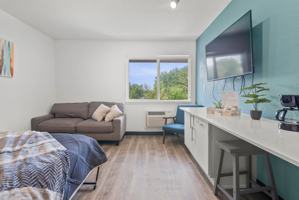 featured image of 4117 University Ave