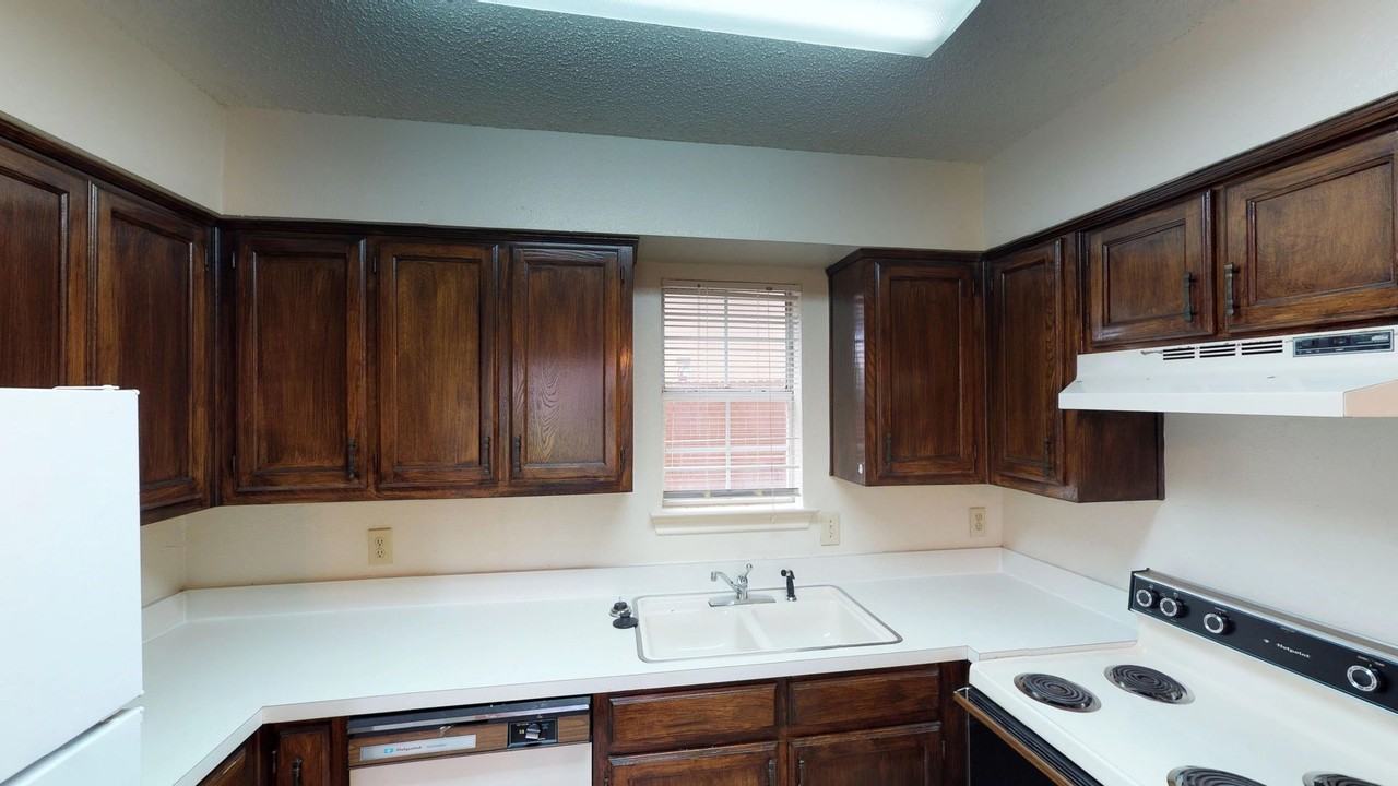 Shady Place Apartments - Photo 5 of 23