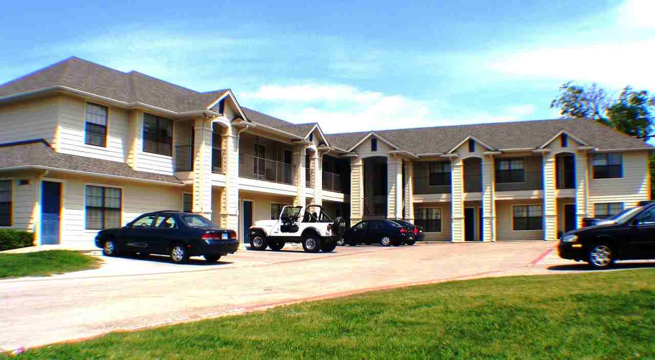 Somesuch Place Apartments - Photo 2 of 17